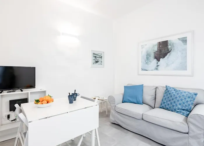 Guesthost - Viuzzo 7 - Florence White Apartment